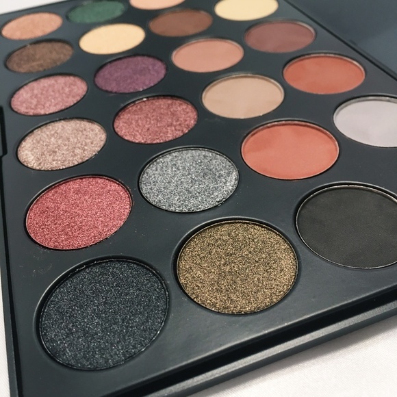 🎡 Santa Monica Eyeshadow Palette by J.Cat Beauty - Picture 3 of 7